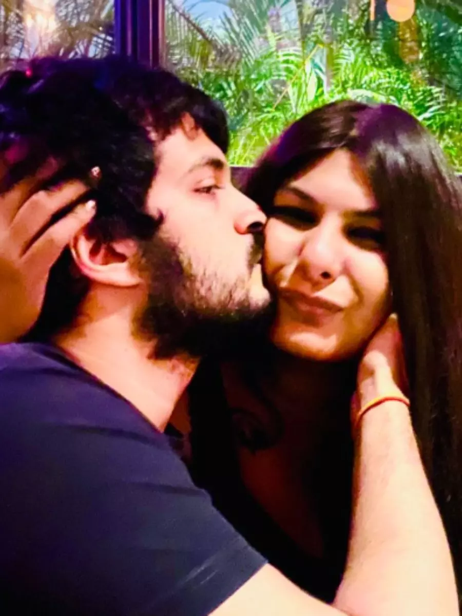 कौन हैं प्रिया अग्रवाल? जानिए इश्क से सोशल वर्क तक की Story