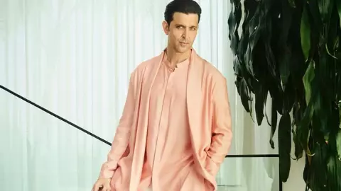 30 हजार मैरिज प्रपोजल, 100 रुपये में शुरू हुआ करियर, 400 करोड़ में टूटी शादी, Hrithik Roshan की ज़िंदगी किसी ब्लॉकबस्टर से कम नहीं