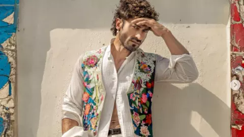 Vidyut Jammwal ने शेयर किया अपना बिना कपड़ों के वीडियो, पेड़ पर चढ़ते दिखे एक्टर
