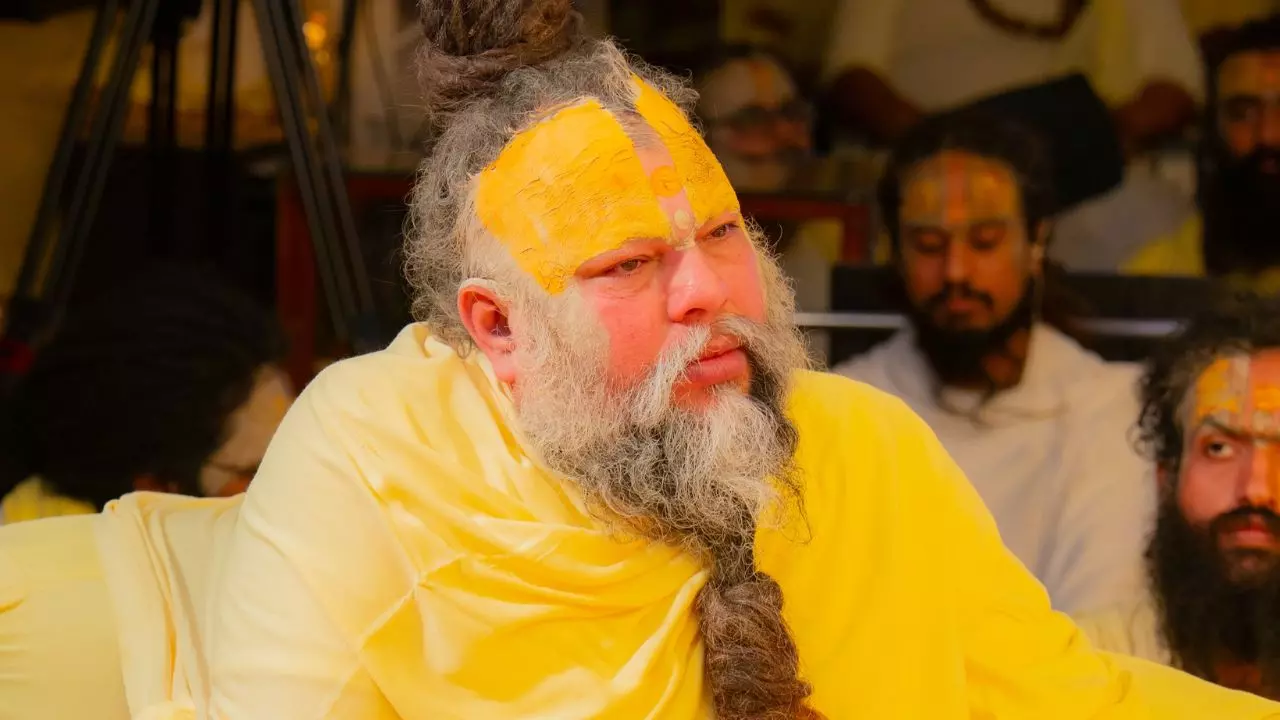 कैसे लगी प्रेमानंद महाराज के फ्लैट में आग? जलकर खाक हुआ सामान; शिष्यों ने की पुलिस से अभद्रता