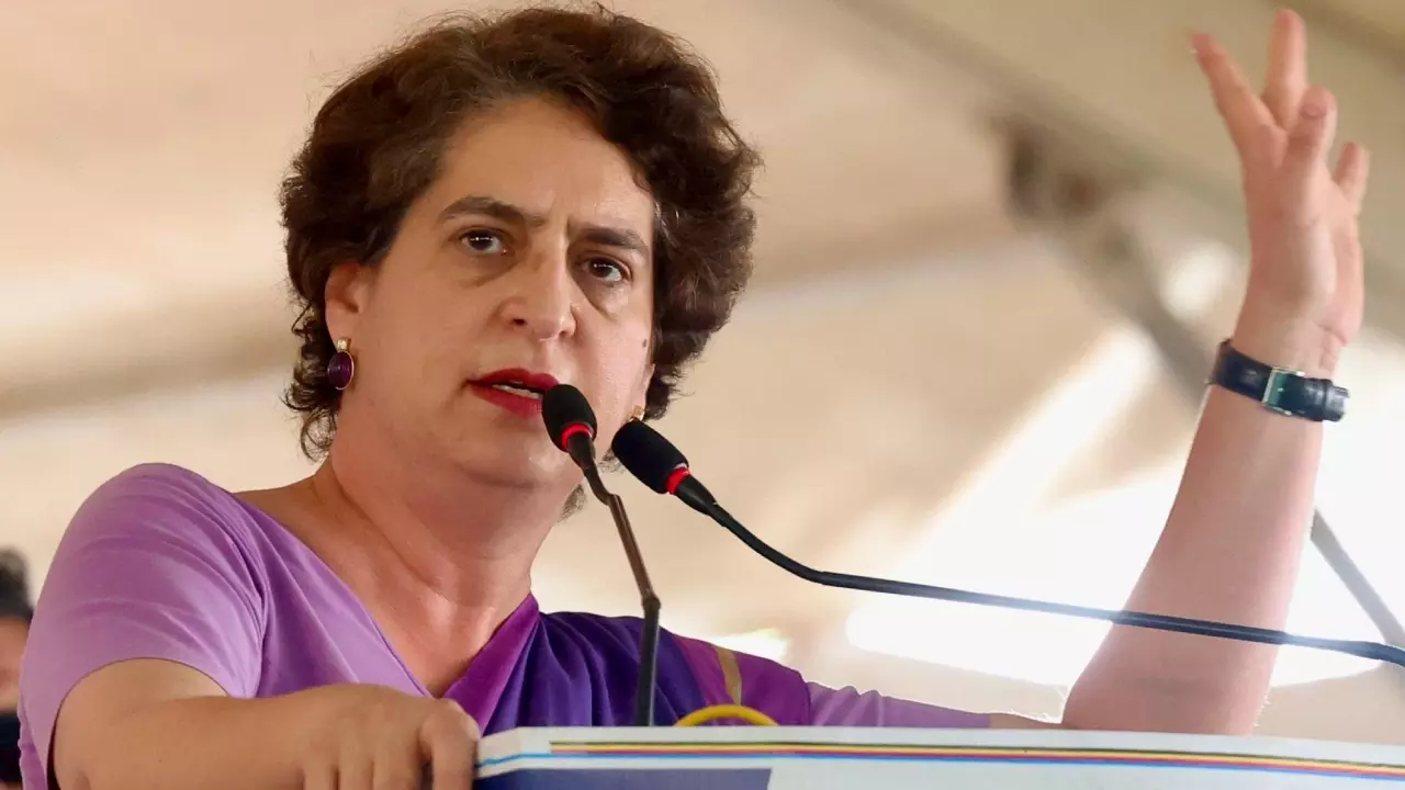 असम के बाद अब यूपी पर नजर! अब प्रियंका गांधी के हाथ में होगी कांग्रेस की कमान, डूबती नैया के बीच बनेगा गेम चेंजर?