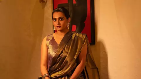 मुझे उस आदमी ने प्राइवेट पार्ट दिखाया! Parvathy Thiruvothu ने झेली हैरासमेंट, पॉडकास्ट में छलका दर्द