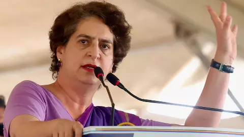 असम के बाद अब यूपी पर नजर! अब प्रियंका गांधी के हाथ में होगी कांग्रेस की कमान, डूबती नैया के बीच बनेगा गेम चेंजर?