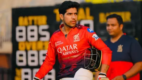 पूर्व RCB प्लेयर Swastik Chikara की चैट्स सोशल पर वायरल होने से मचा हल्ला, लड़की को मैसेज कर कही ये बात