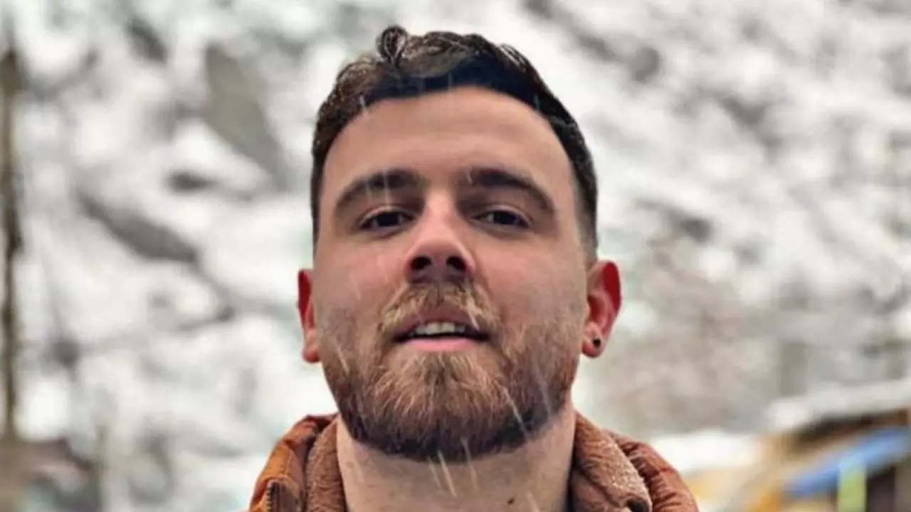 आज़ादी की मांग पर फांसी! कौन है 26 साल का इरफान सोलतानी जिसपर ‘ईश्वर के खिलाफ युद्ध’ का है आरोप?