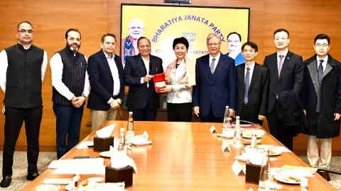 कांग्रेस को कोसने वाली BJP ने खुद किया CPC का रेड कार्पेट वेलकम, क्या हैं इसके मायने, कांग्रेस की दोस्ती गुनाह कैसे?