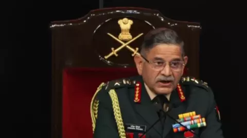ऑपरेशन सिंदूर के दौरान सीजफायर की असली कहानी से उठा पर्दा, सेना प्रमुख जनरल उपेंद्र द्विवेदी की पाकिस्तान को चेतावनी- Top Updates ऑपरेशन सिंदूर के दौरान सीजफायर की असली कहानी से उठा पर्दा, सेना प्रमुख जनरल उपेंद्र द्विवेदी की पाकिस्तान को चेतावनी- Top Updates