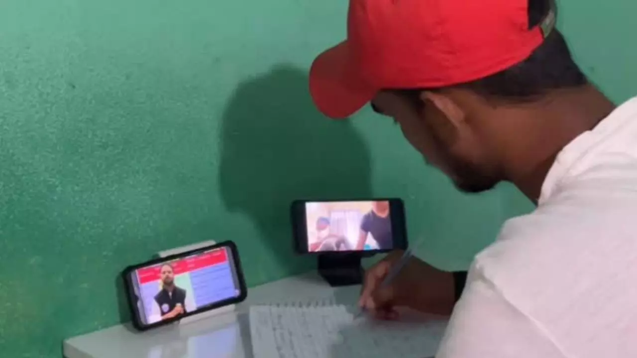 जियो रे बाहुबली! सामने चल रहा था 19 मिनट का वीडियो, अर्जुन की तरह किताब पर ध्यान लगाए लड़के का Video Viral