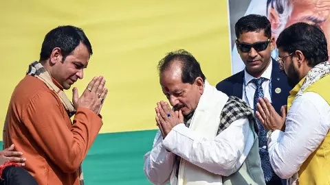 जेडीयू से नहीं मिला जवाब, क्या बीजेपी के घोड़े पर बैठ विधान परिषद जाएंगे तेज प्रताप यादव? दही-चूड़ा की थाली से निकला सियासी संदेश जेडीयू से नहीं मिला जवाब, क्या बीजेपी के घोड़े पर बैठ विधान परिषद जाएंगे तेज प्रताप यादव? दही-चूड़ा की थाली से निकला सियासी संदेश