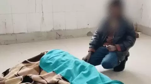 HIV के डर से परिजन देखते रहे तमाशा! पोस्टमार्टम कराने पहुंचा 8 साल का मासूम, AIDS ने पहले बाप और अब मां की ले ली जान