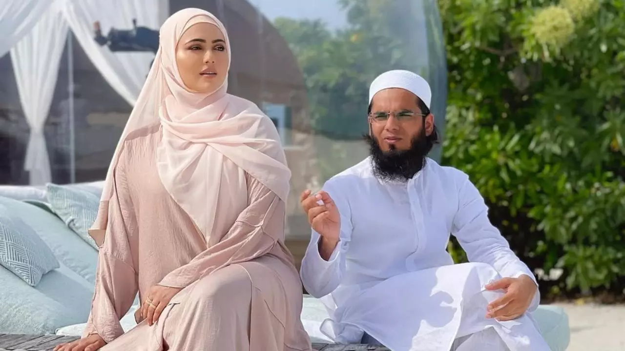 भाईजान से कैसे दिलोजान बने Sana Khan के लिए Anas, घरवाले बोले 7 साल छोटा है मौलवी; बेहद फ़िल्मी है Love Story