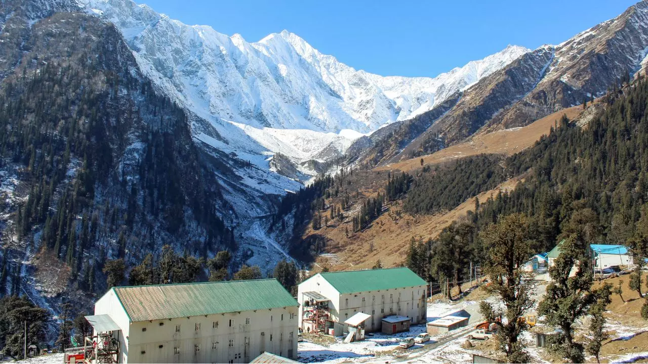 सूखी सर्दी, नंगी चोटियां और जल संकट की आहट: हिमालय में बारिश-बर्फबारी गायब, खतरा कितना बड़ा?