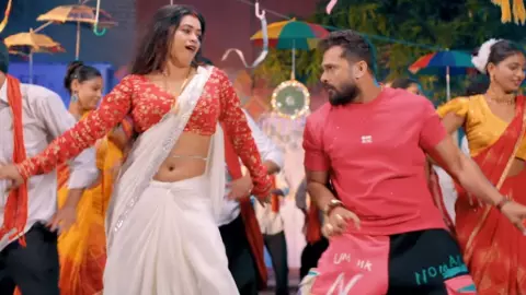 Khesari Lal Yadav  का Rumaliya गाना रिलीज होते ही काट रहा यूट्यूब पर गदर, लाखों में व्यूज, सफेद साड़ी में डिंपल सिंह को देख फैंस बोले- हाय तौबा