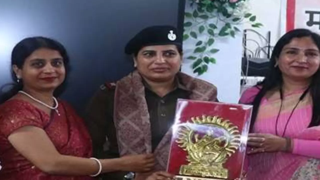 9 साल की बच्ची सगे भाई से हुई प्रेग्नेंट, खुलासा करने वाली पुलिस अफसर गीता कौन, जिसे 10 माह पहले मिला था सम्मान?