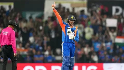 Abhishek Sharma ने न्यूजीलैंड के खिलाफ पहले T20I में महज 35 गेंद में ठोके 84 रन, सूर्यकुमार यादव का बड़ा रिकॉर्ड किया ध्वस्त