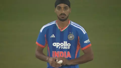 7 चौके और 1 सिक्स! डेवोन कॉन्वे और टिम सेफर्ट ने अर्शदीप सिंह को दिन में दिखाए तारे, 2 ओवर में ठोके 36 रन 7 चौके और 1 सिक्स! डेवोन कॉन्वे और टिम सेफर्ट ने अर्शदीप सिंह को दिन में दिखाए तारे, 2 ओवर में ठोके 36 रन