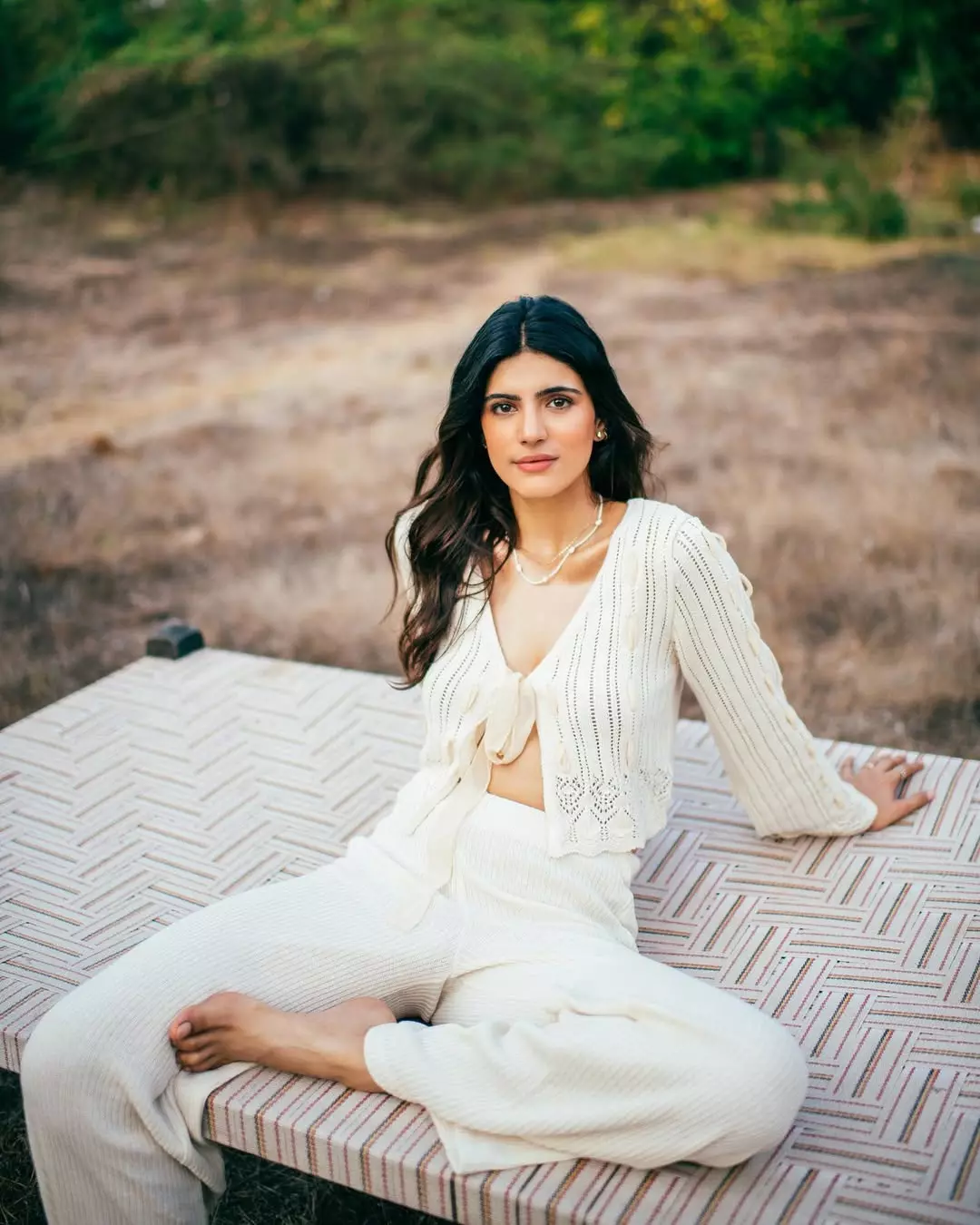 Instagram: medhaarana Instagram: medhaarana