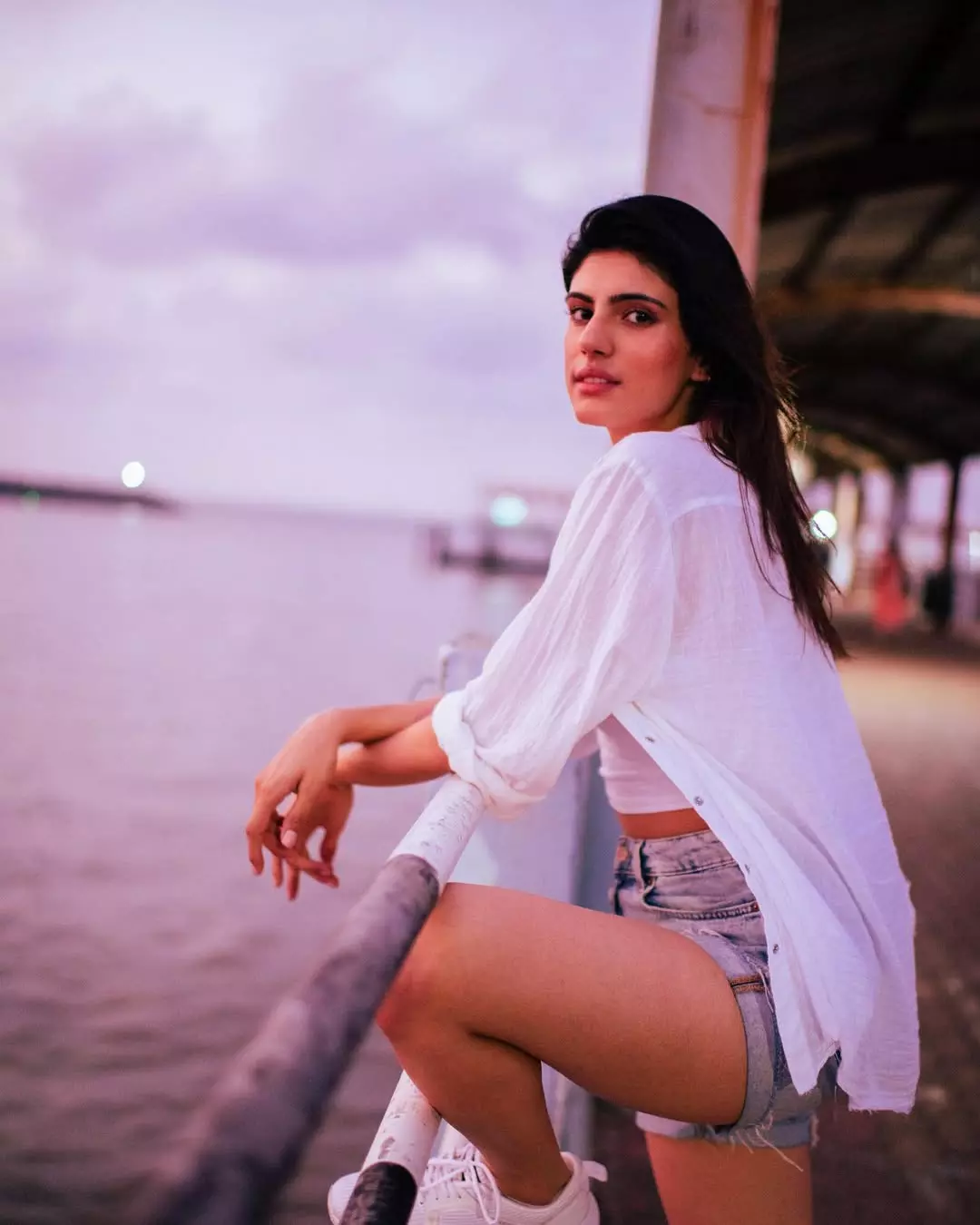 Instagram: medhaarana Instagram: medhaarana