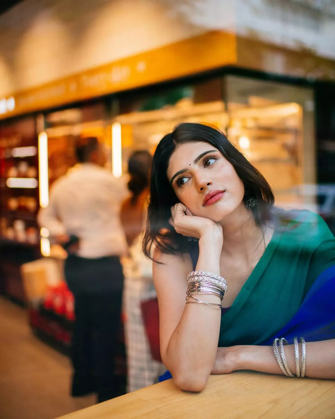 Instagram: medhaarana Instagram: medhaarana