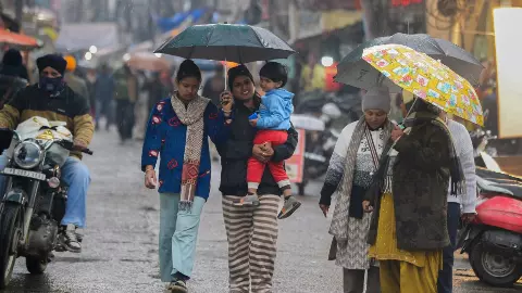 दिल्ली-एनसीआर समेत 10 राज्यों में भारी बारिश-बर्फबारी की संभावना, अगले 72 घंटे तक IMD का अलर्ट जारी