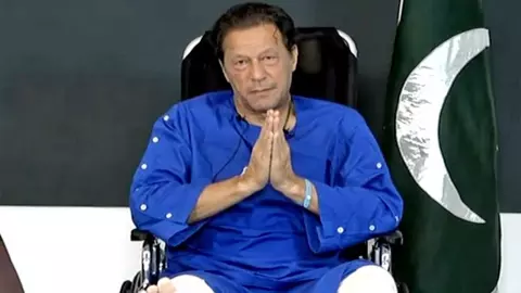 imran khan eye disease jail health crisis