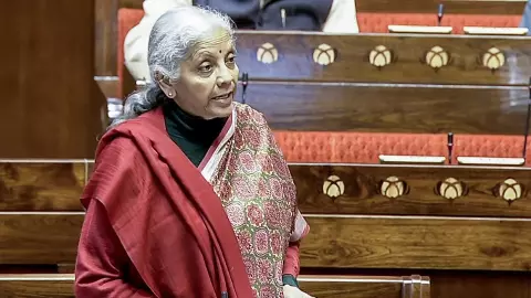 Economic Survey 2026: ट्रंप टैरिफ ने किया खासा नुकसान, जेम्स एंड ज्वेलरी सेक्टर को सबसे बड़ा झटका; नए बाजारों की ओर भारत का निर्यात