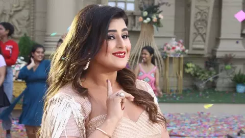 भोजपुरी एक्ट्रेस Akanksha Awasthi और पति पर केस दर्ज, 300 करोड़ का झांसा, 11.5 करोड़ की ठगी