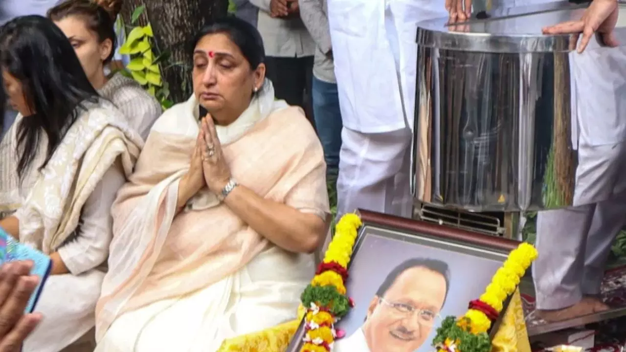 शरद पवार गुट से डर या सत्ता बचाने की चाल! अजित पवार के बाद सुनेत्रा को इतनी भी क्या जल्दी थी?