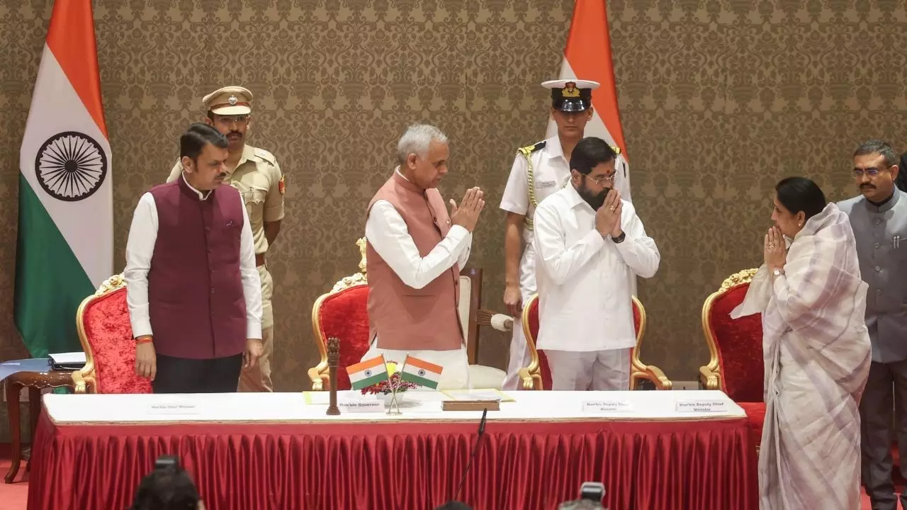 सुनेत्रा पवार बनीं महाराष्ट्र की पहली महिला डिप्टी सीएम, सीएम देवेंद्र फडणवीस की ऐसी क्या मजबूरी?