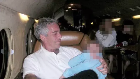 फेमस PM से Prince Andrew तक की दरिंदगी के किस्से, महिला ने खोले Epstein की काली दुनिया के खौफनाक राज