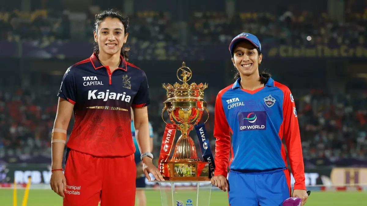 Smriti Mandhana  Jemimah Rodrigues photo with wpl 2026 trophy