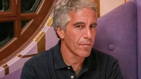 एपस्टीन केस में भारतीय लड़की का जिक्र! जानें आखिर क्यों तलाश रही थी US एजेंसियां एपस्टीन केस में भारतीय लड़की का जिक्र! जानें आखिर क्यों तलाश रही थी US एजेंसियां