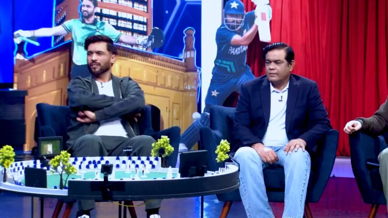 तुक्‍के से बैटिंग करता है अभिषेक शर्मा, पूर्व पाकि‍स्‍तानी खिलाड़ी ने क्रॉस की लाइन तो भड़के फैंस; सोशल मीडिया पर लगा दी क्‍लास