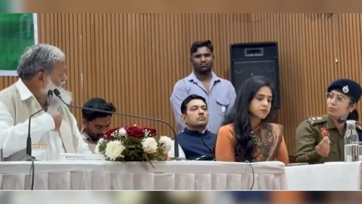 haryana minister anil vij kaithal sp upasana viral video