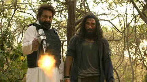 ranveer singh dhurandhar banned in pakistan pirated dvd selling 50 pkr