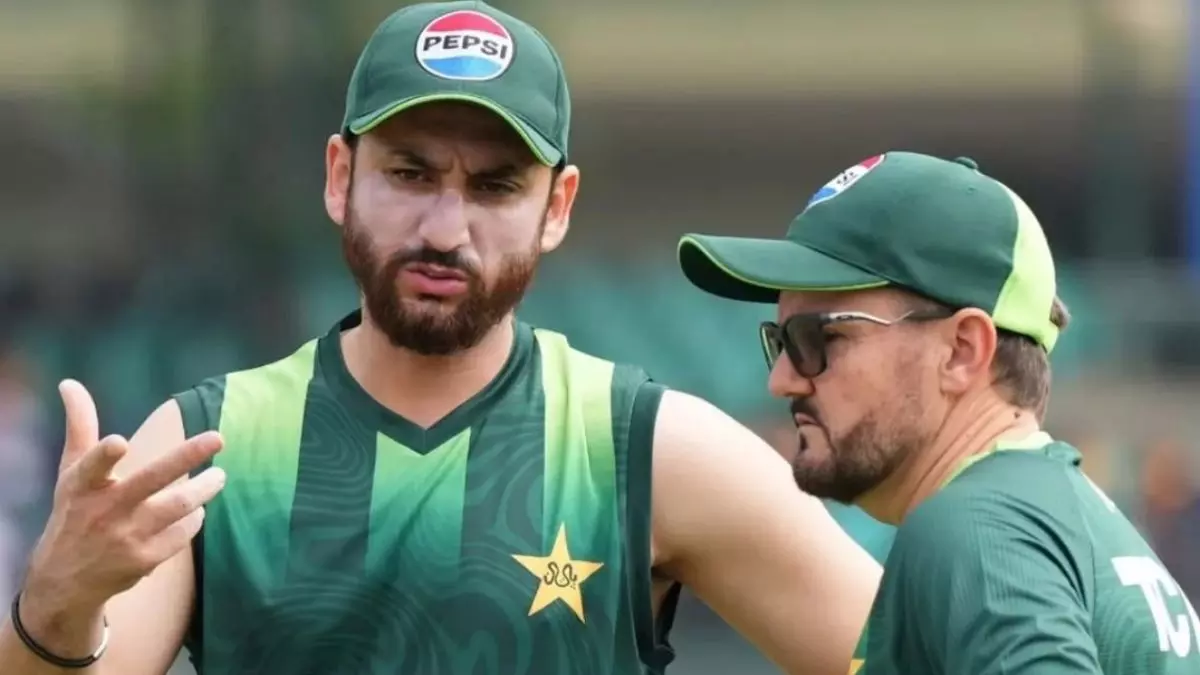 mike hesson salman agha viral video