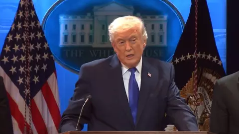 ये जज देश के लिए कंलक, टैरिफ के सुप्रीम फैसले पर भड़के ट्रंप; अब लगाएंगे 10 प्रतिशत अतिरिक्त टैरिफ- पढ़ें Top Updates