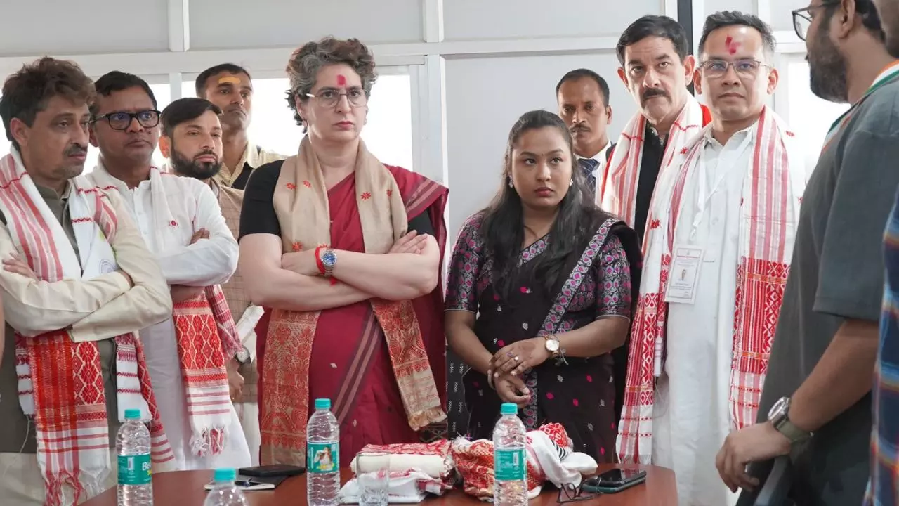 असम में चुनावी रणनीति को लेकर कांग्रेस Full तैयारी! प्रियंका गांधी ने की वन टू वन मीटिंग- गौरव गोगोई  ने बताया पूरा प्लान