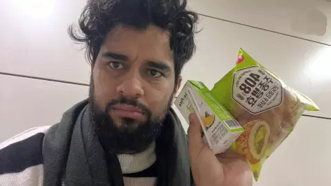 ट्रिप बनी ट्रॉमा! जेल जैसा खाना और 36 रहे डिटेन; कौन हैं यूट्यूबर सचिन अवस्थी, जिनके लिए कोरिया जाना बन गया मुसीबत? ट्रिप बनी ट्रॉमा! जेल जैसा खाना और 36 रहे डिटेन; कौन हैं यूट्यूबर सचिन अवस्थी, जिनके लिए कोरिया जाना बन गया मुसीबत?