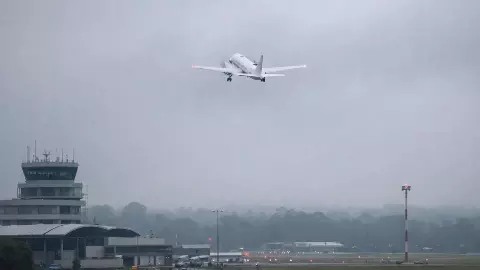 रांची से उड़ान भरने के बाद लापता हुए चार्टर प्लेन का क्या हुआ? 7 लोग थे सवार; जानिए रडार से क्यों टूट जाता है विमानों का संपर्क रांची से उड़ान भरने के बाद लापता हुए चार्टर प्लेन का क्या हुआ? 7 लोग थे सवार; जानिए रडार से क्यों टूट जाता है विमानों का संपर्क