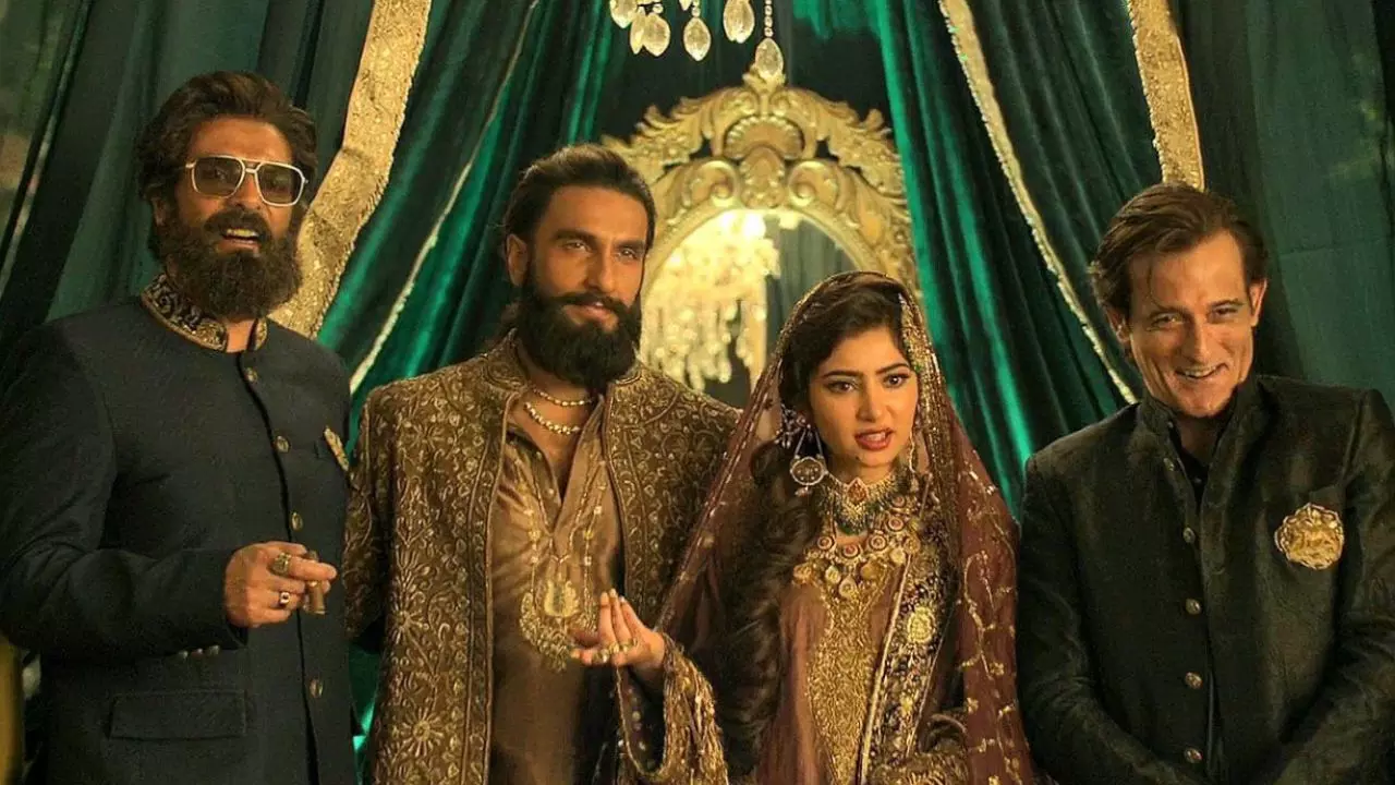 dhurandhar thr india award show controversy anupama chopra review