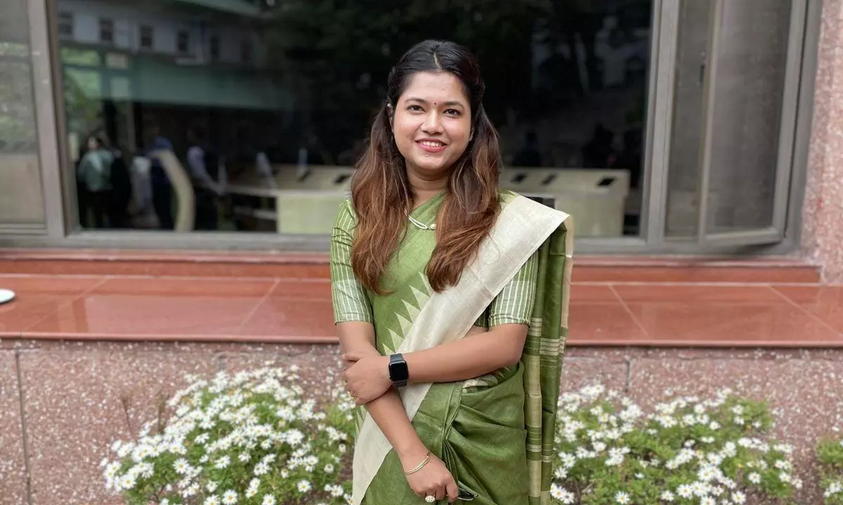 इंजीनियर से IAS बनने वाली कौन हैं Simi Karan?