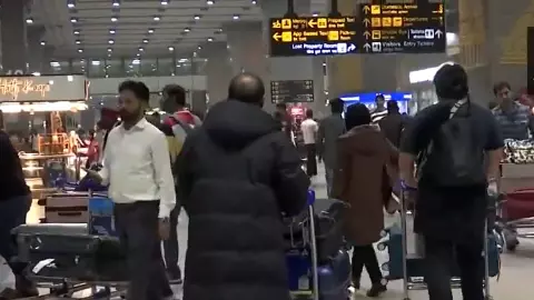 US-Israel attack on Iran: फ्लाइट रद्द और जेब खाली, दुबई में फंसे भारतीयों की लाखों रुपये की घर वापसी