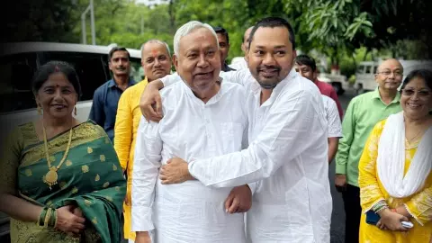 क्या नीतीश कुमार के चिराग बनेंगे बिहार के  डिप्टी CM, निशांत को लेकर आख़िर जदयू में क्या चल रहा?