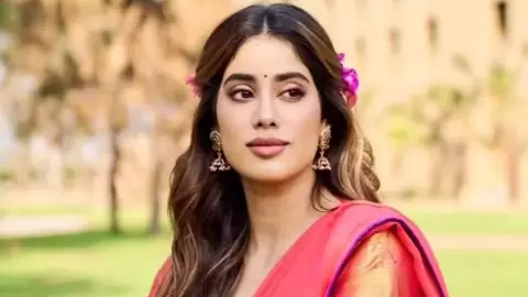 janhvi kapoor 29th birthday tirumala temple 3550 steps barefoot balaji darshan