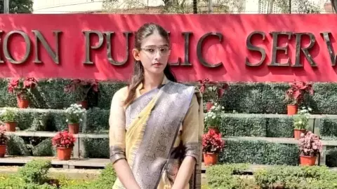 मिलिए ट्रक ड्राइवर की बिटिया Fairoz Fatima से, UPSC में पाई 708वीं रैंक- जानिए सफलता की कहानी