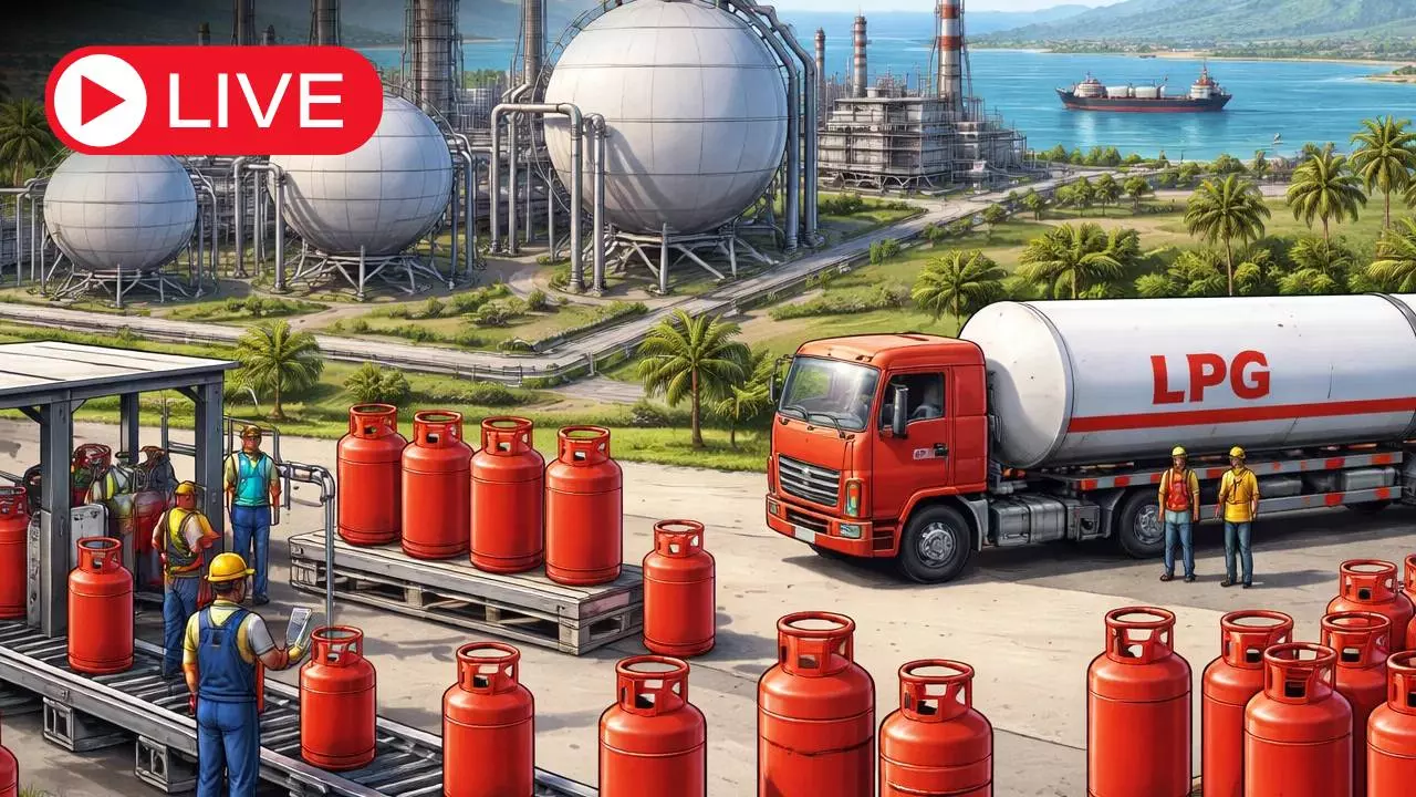 Aaj ki Taaza Khabar: सरकार के निर्देशों के बाद तेल रिफाइनरियों ने एलपीजी उत्पादन में 10 फीसद का किया इज़ाफा