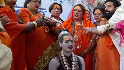 मिलिए 27 साल की उम्र में किन्नर अखाड़े की महामंडलेश्वर Mahakali Nandgiri से...पढ़ें अघोरी साधिका की Full Details