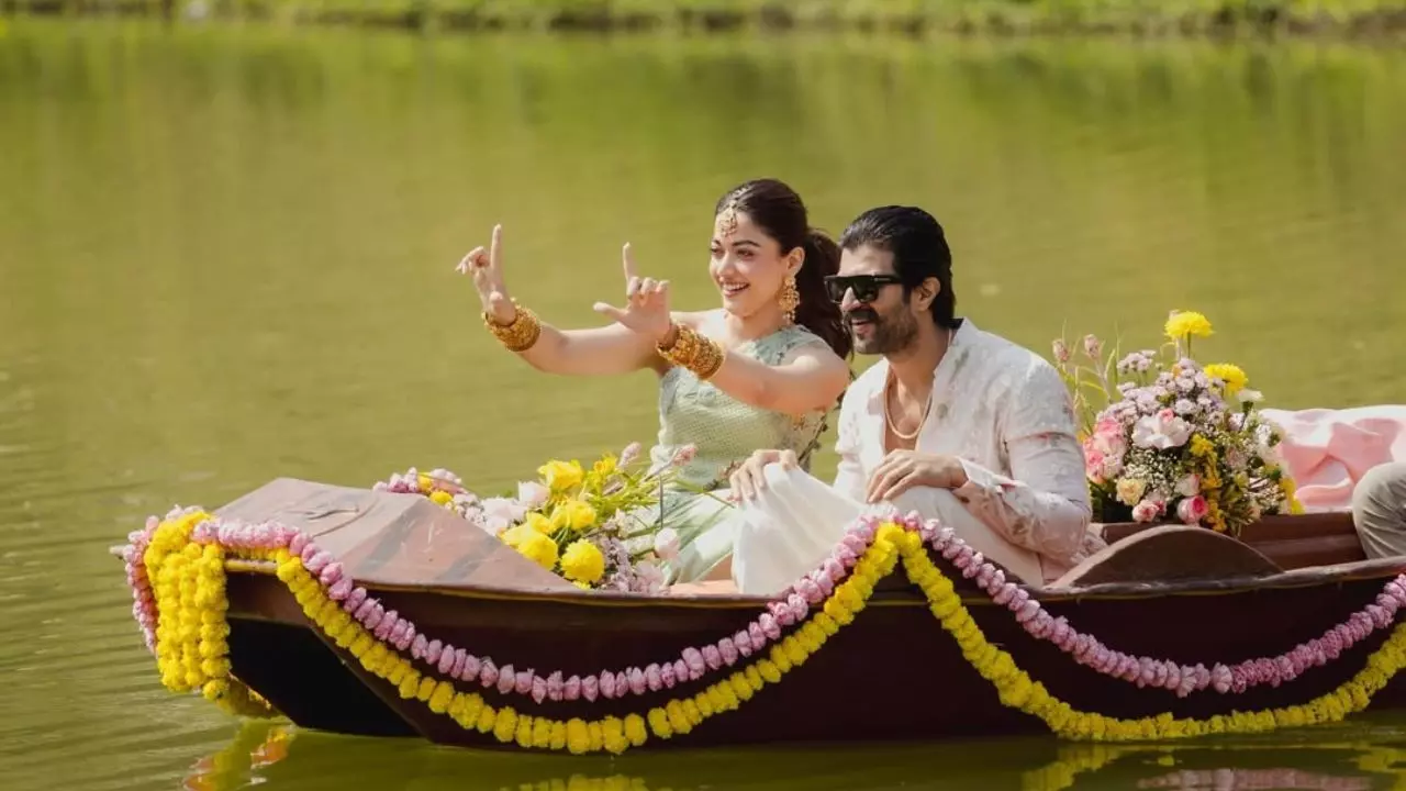 होली में बदल गई Rashmika-Vijay की हल्दी सेरेमनी; देखें तस्वीरें