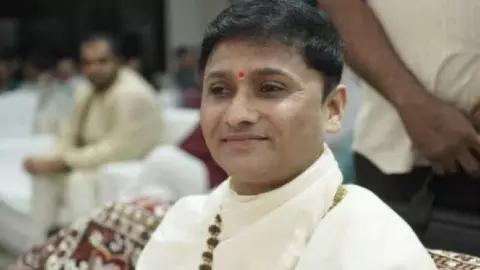 गुजरात के गुरुजी की कुंडली हुई बेनकाब! आश्रन में चला रहा था नकली नोटों का कारखाना, 6 शिष्य समेत पहुंचा सलाखों के पीछे